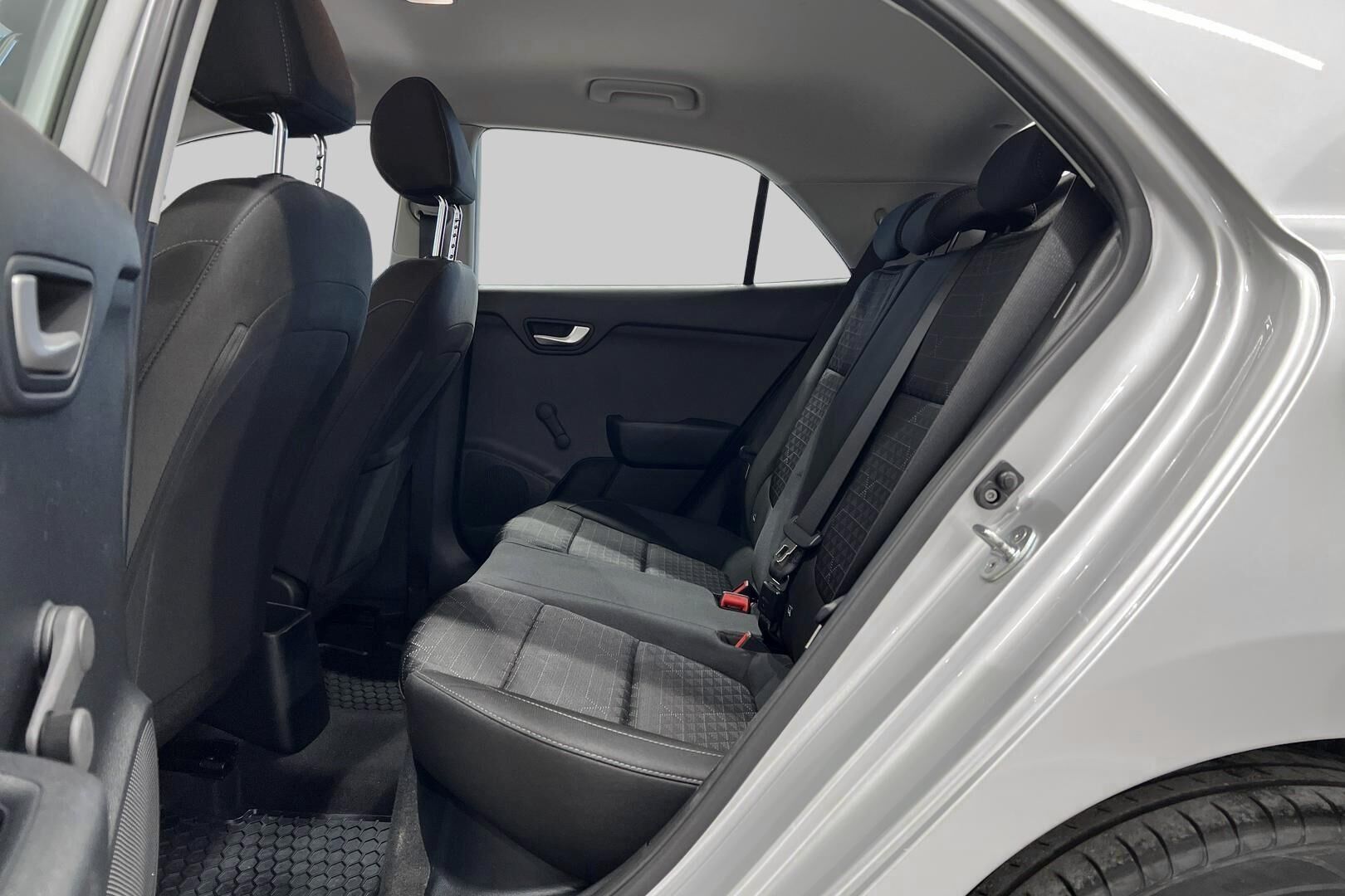 Kia Rio iso kuva 10
