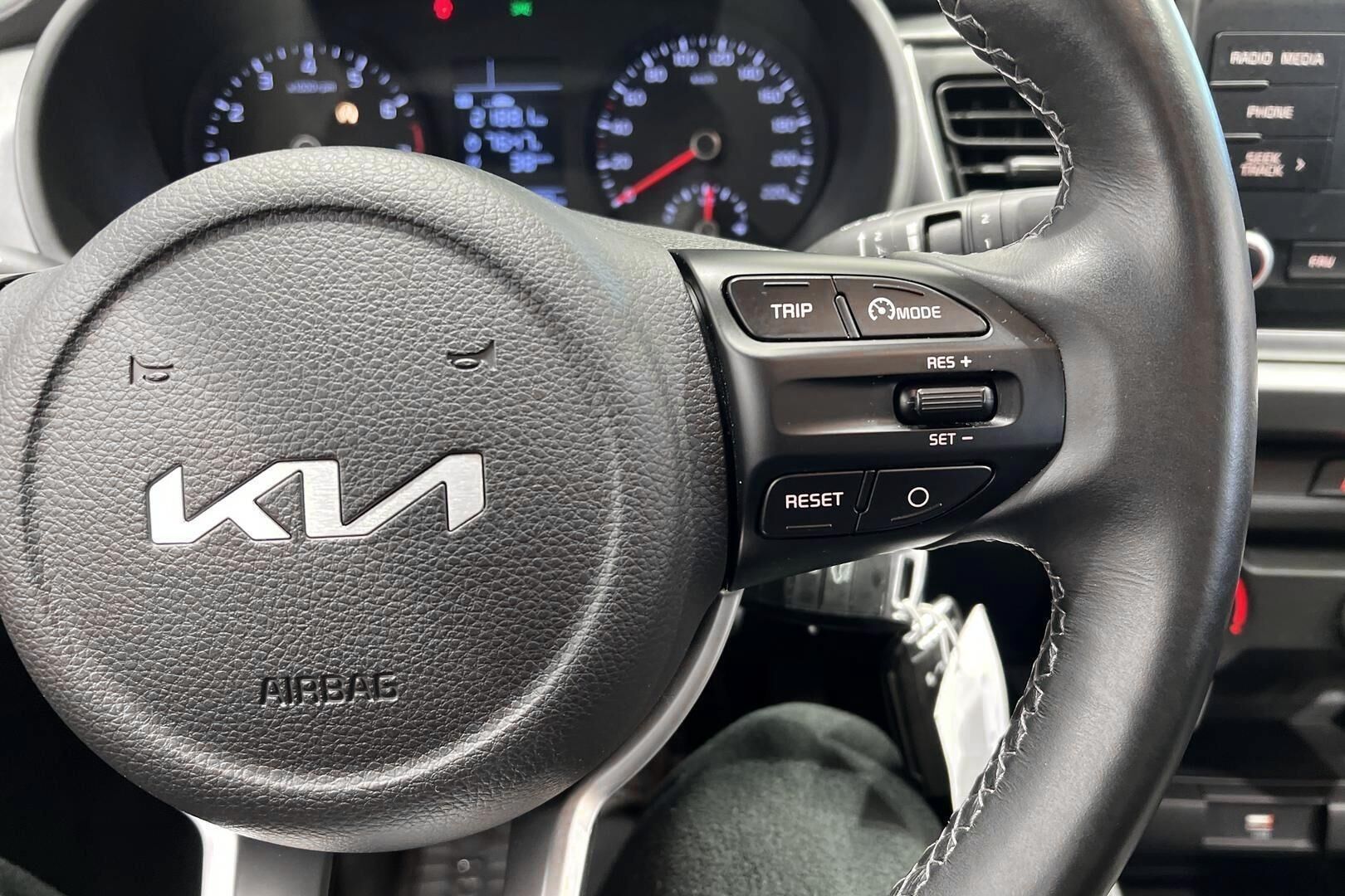 Kia Rio iso kuva 20