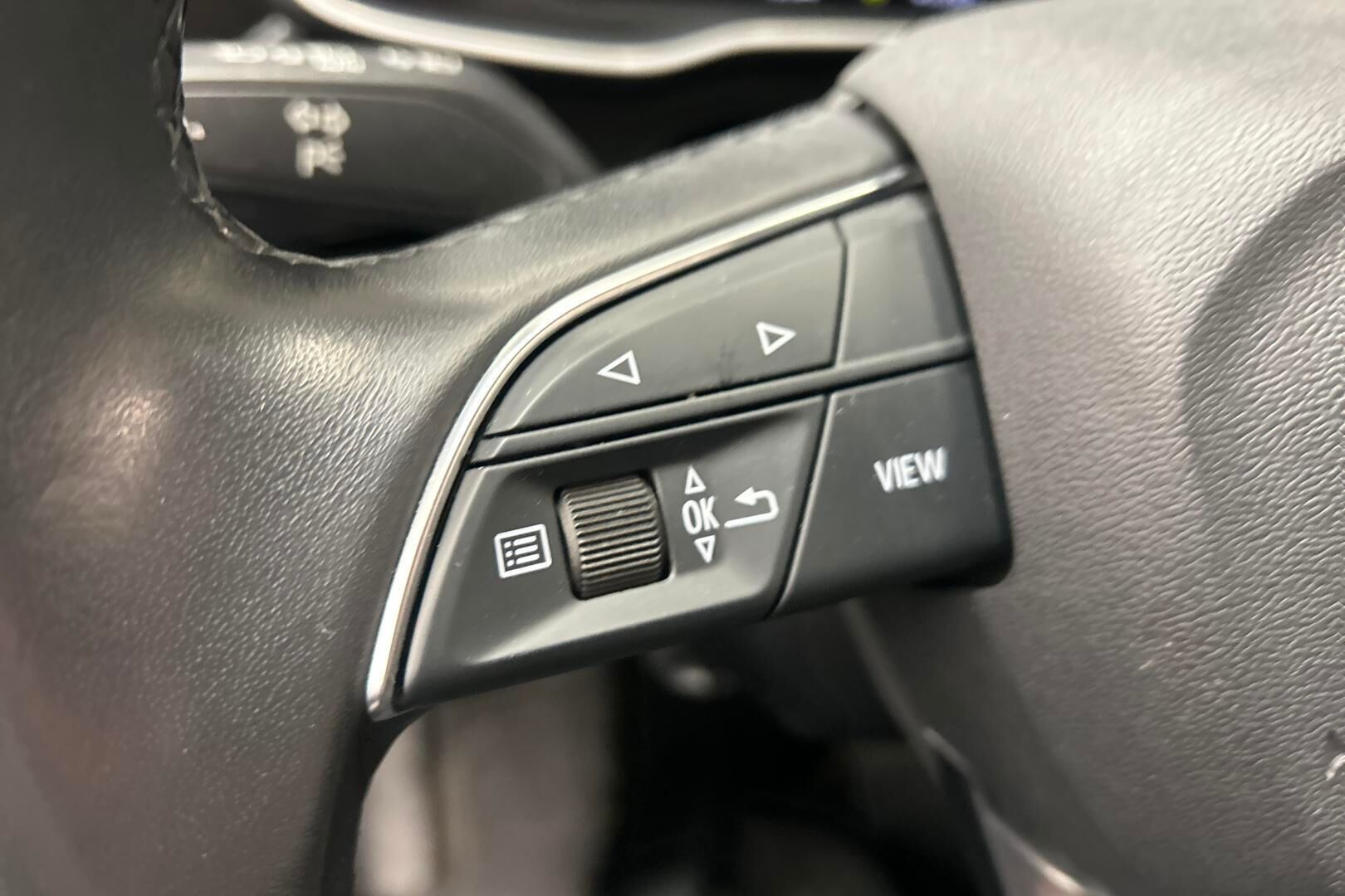 Audi Q3 iso kuva 14