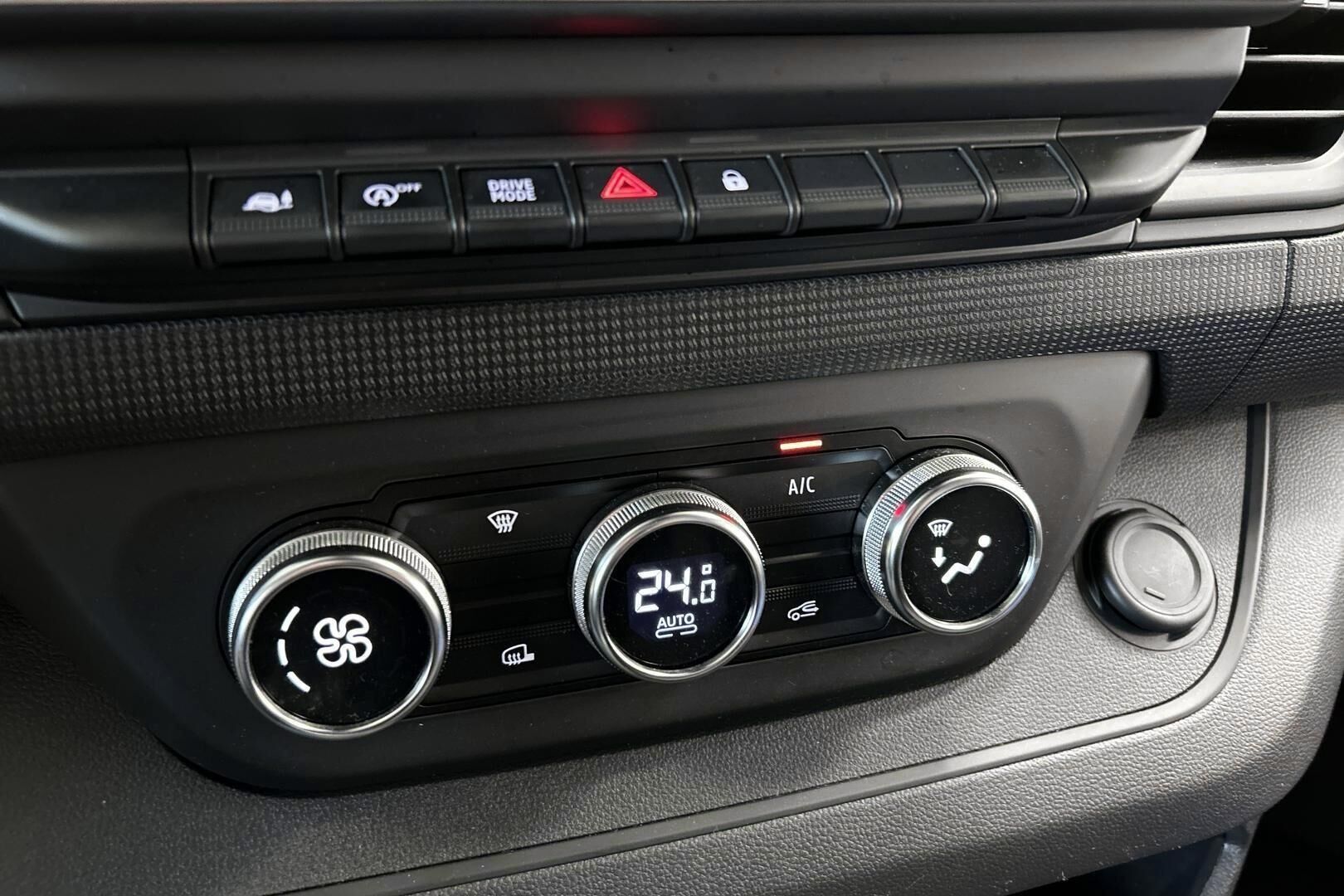 Renault Trafic iso kuva 16