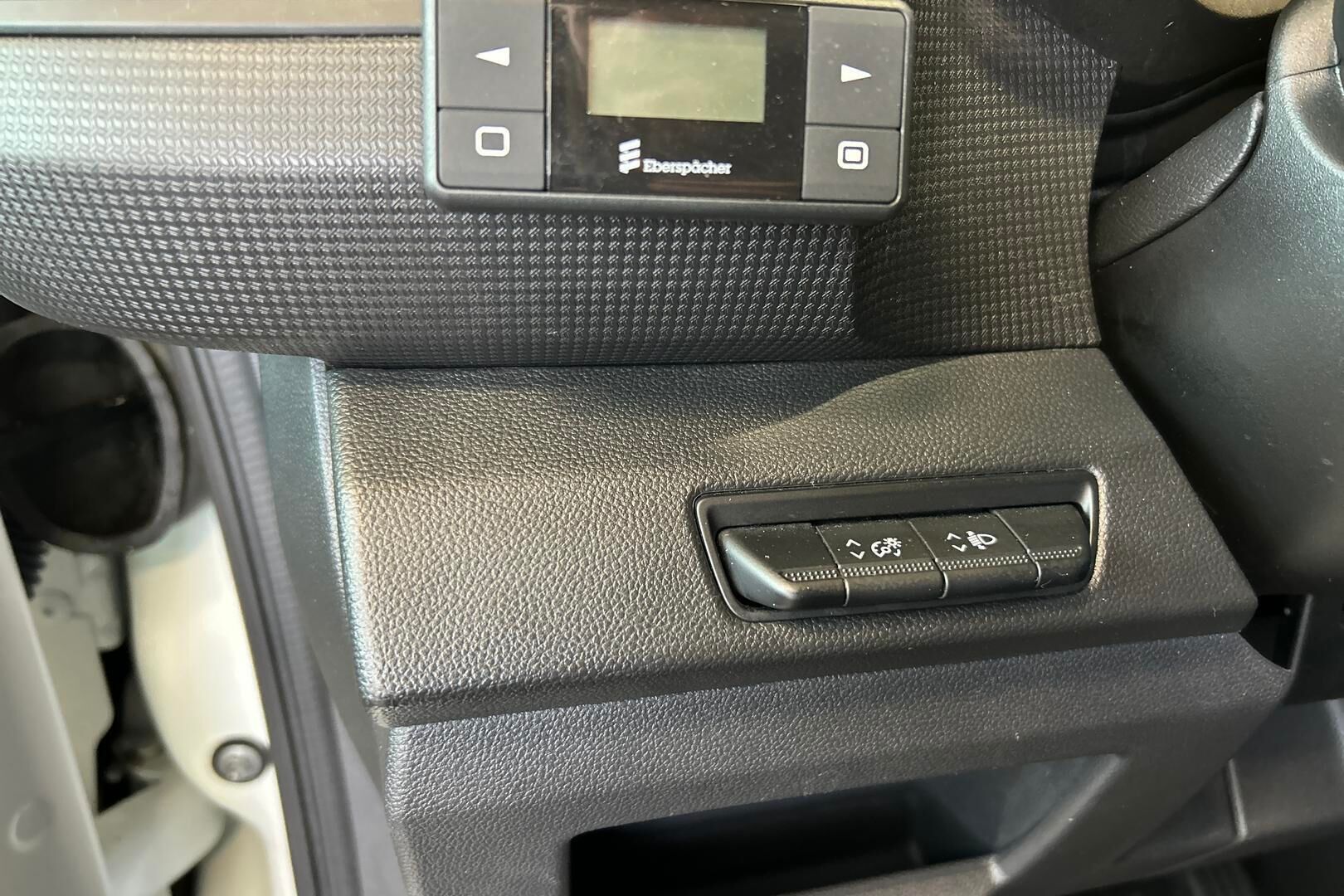 Renault Trafic iso kuva 18