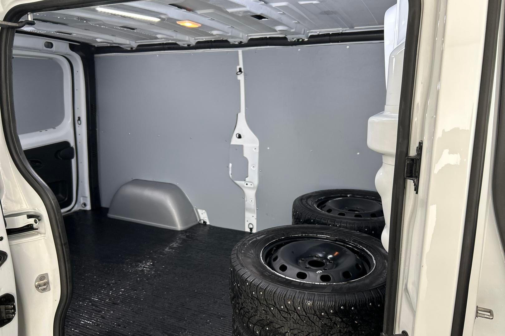 Renault Trafic iso kuva 19