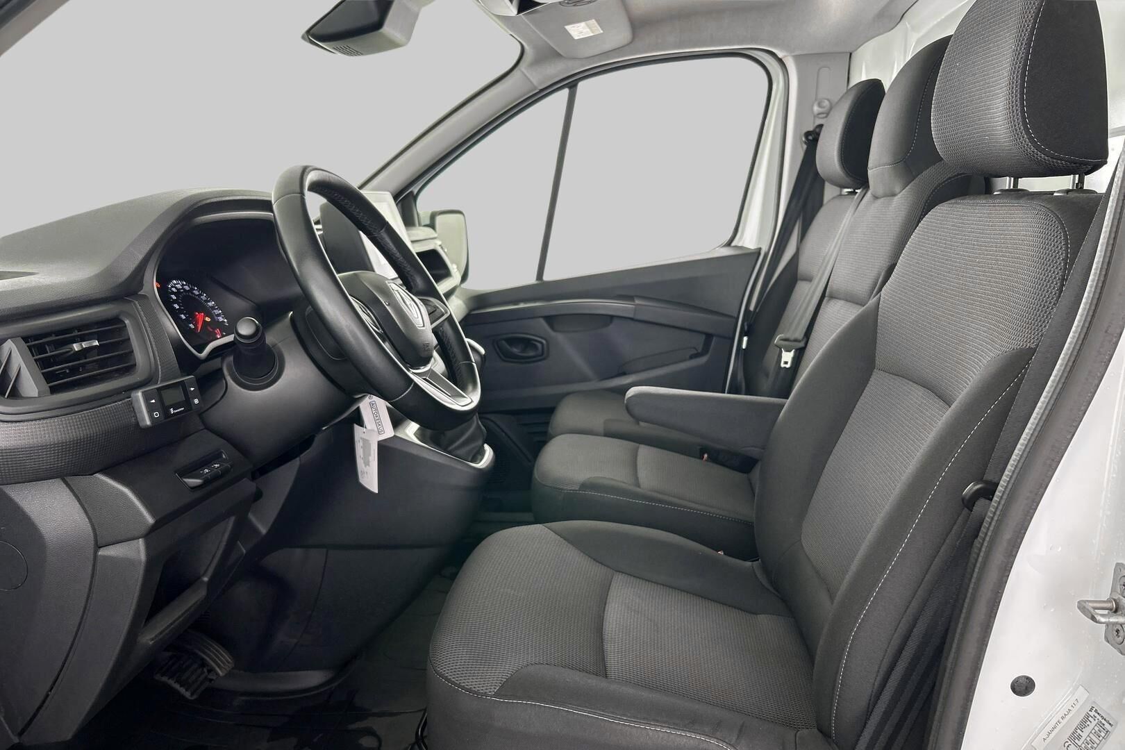 Renault Trafic iso kuva 8