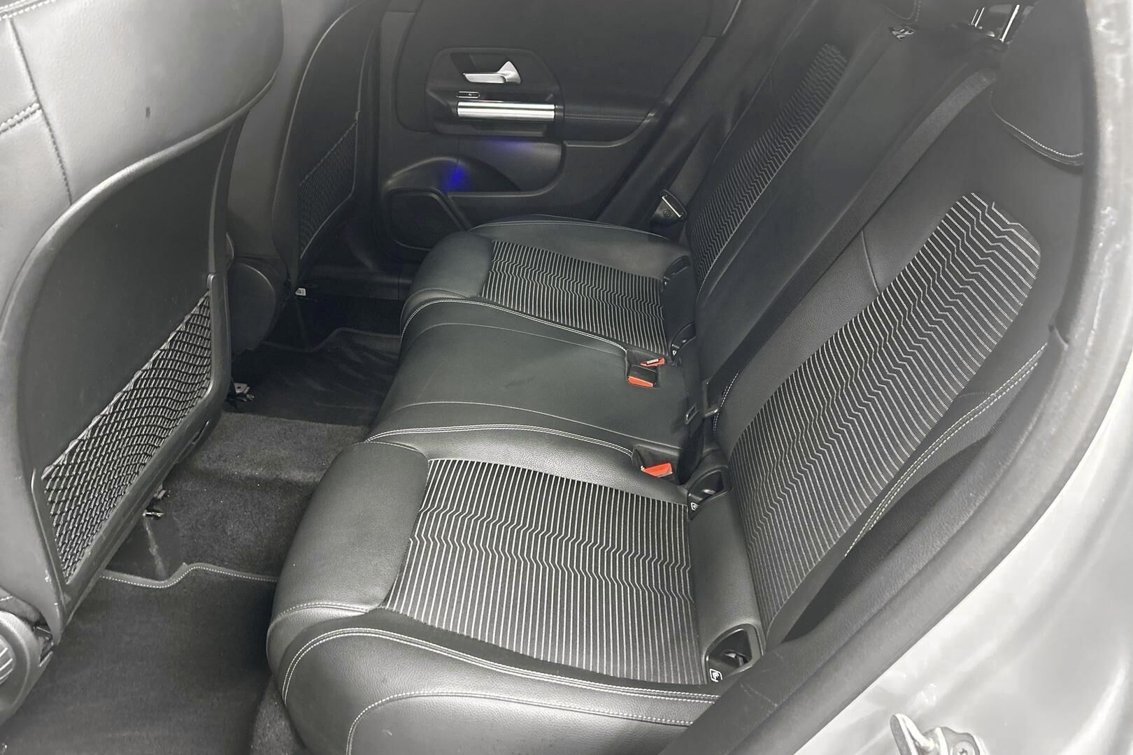 Mercedes-Benz GLA iso kuva 15