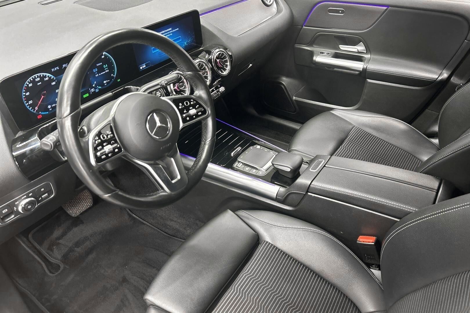 Mercedes-Benz GLA iso kuva 4