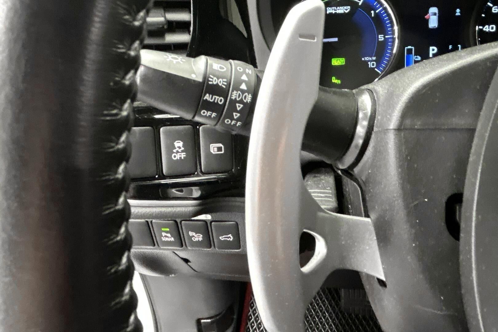 Mitsubishi Outlander PHEV iso kuva 16