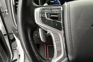 Mitsubishi Outlander PHEV esikatselu 19
