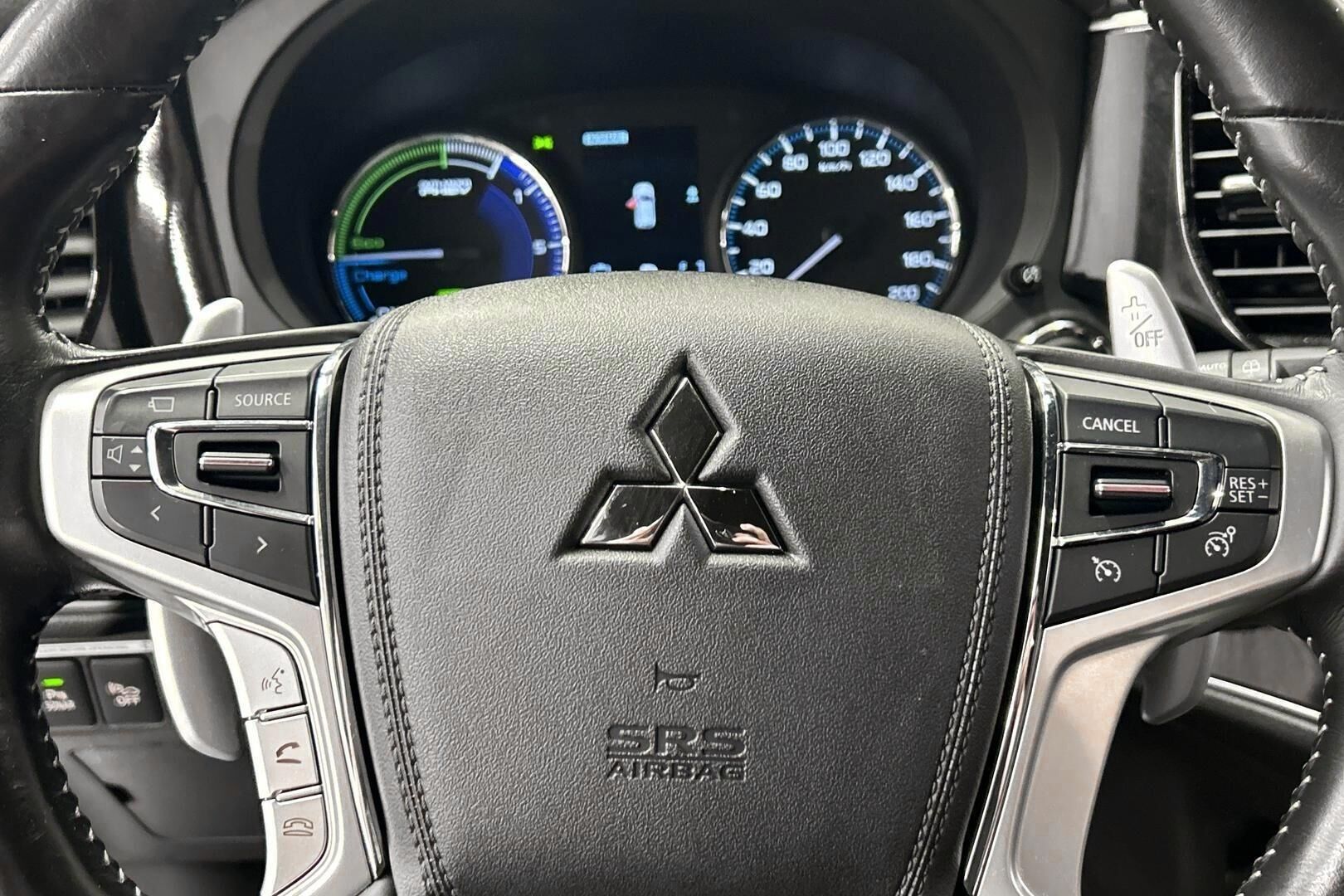 Mitsubishi Outlander PHEV iso kuva 21
