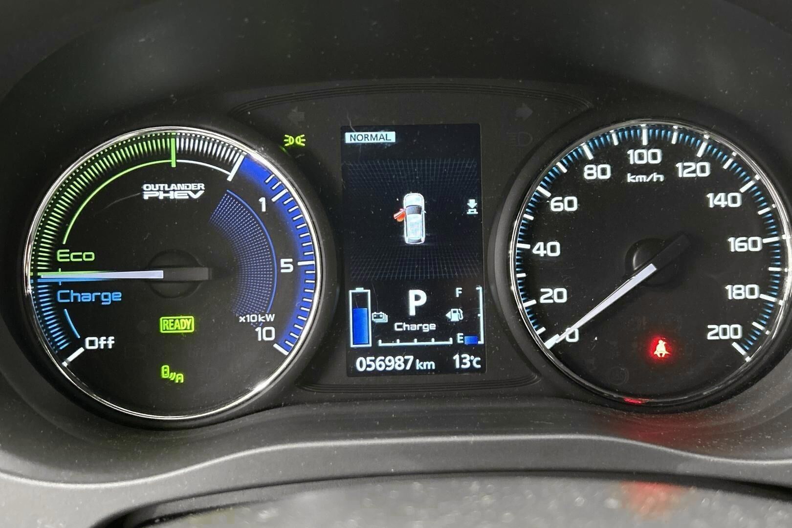 Mitsubishi Outlander PHEV iso kuva 21