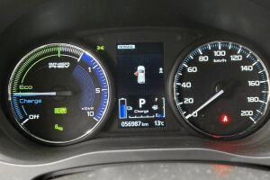 Mitsubishi Outlander PHEV esikatselu 21