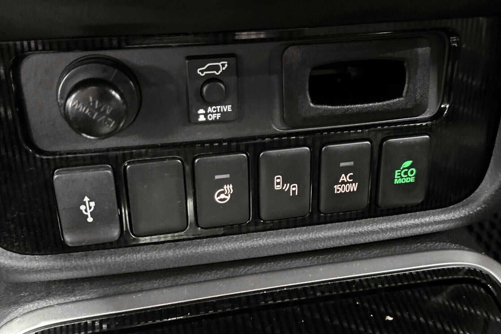 Mitsubishi Outlander PHEV iso kuva 24