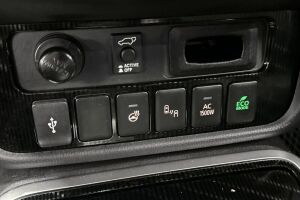 Mitsubishi Outlander PHEV esikatselu 25