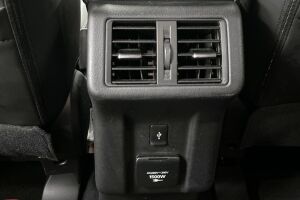 Mitsubishi Outlander PHEV esikatselu 28