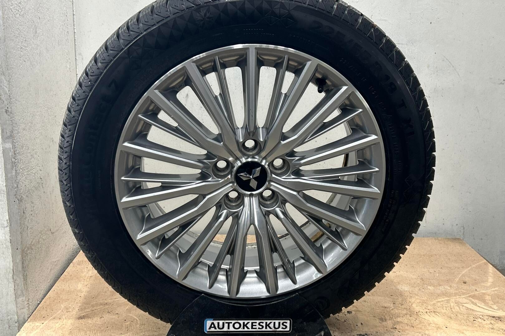 Mitsubishi Outlander PHEV iso kuva 30