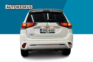 Mitsubishi Outlander PHEV esikatselu 6