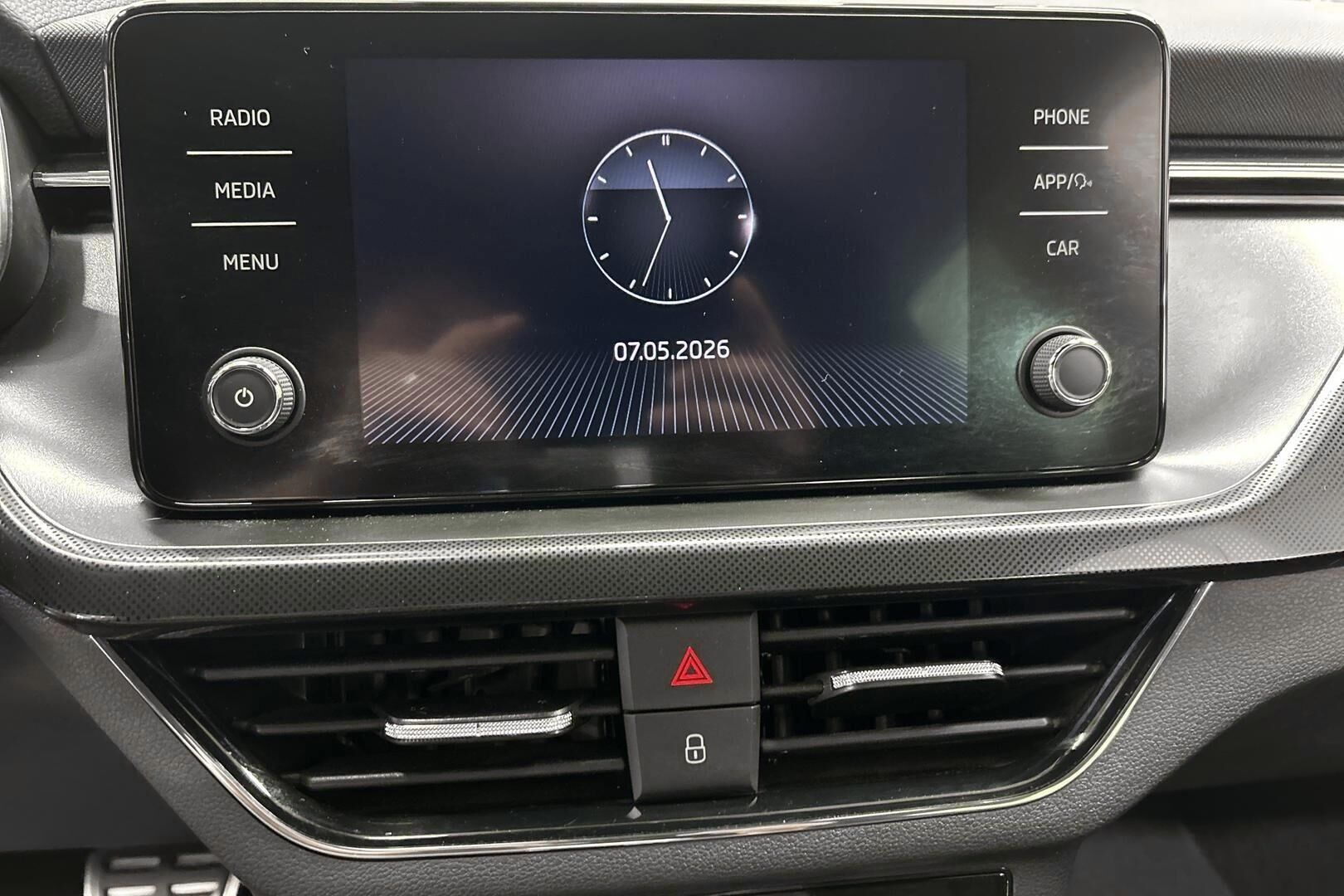 Skoda Scala iso kuva 16
