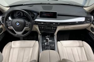 BMW X5 esikatselu 11
