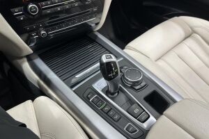 BMW X5 esikatselu 24