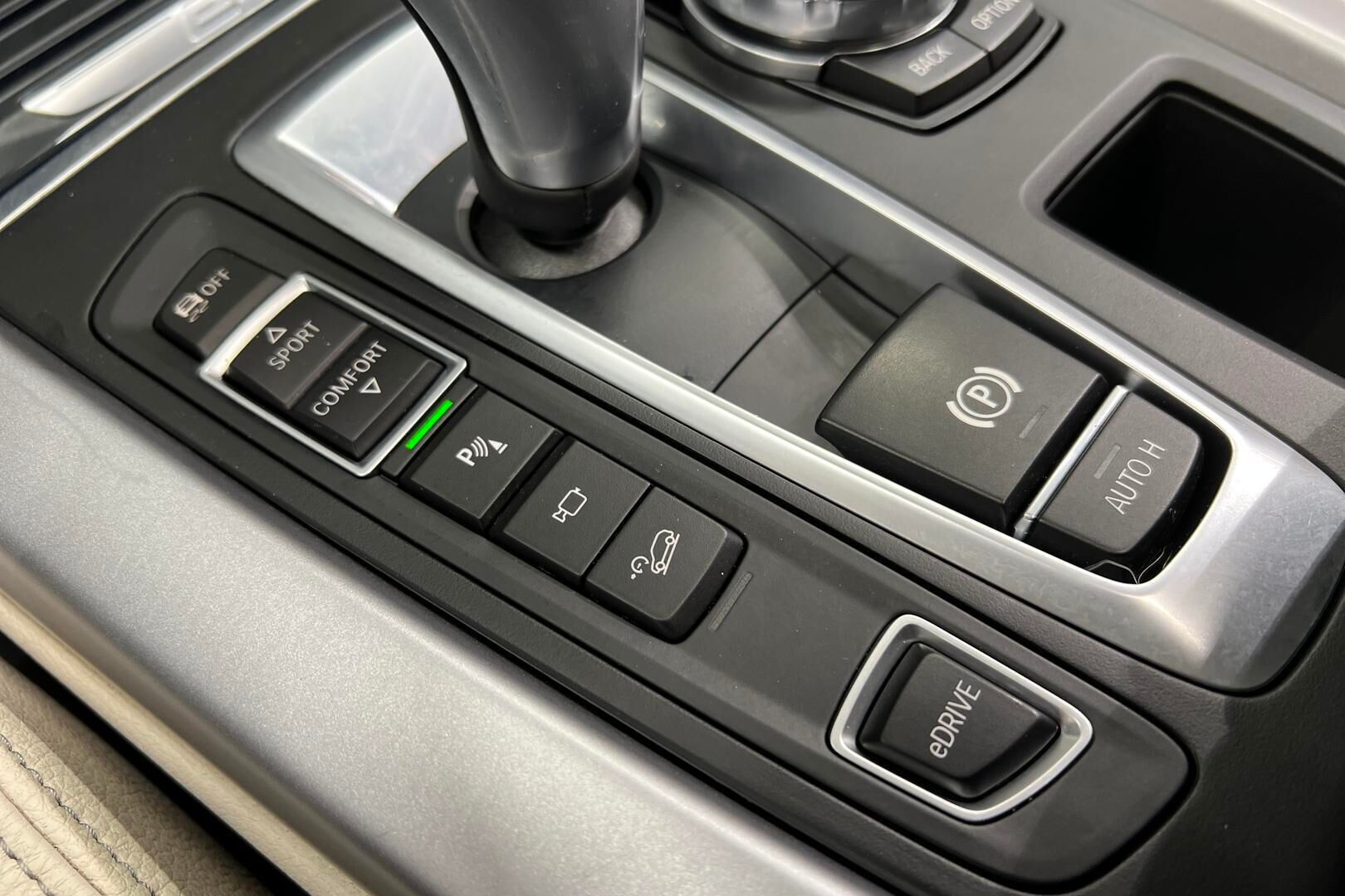 BMW X5 iso kuva 25