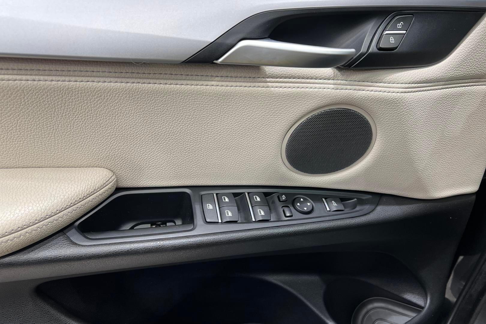 BMW X5 iso kuva 33