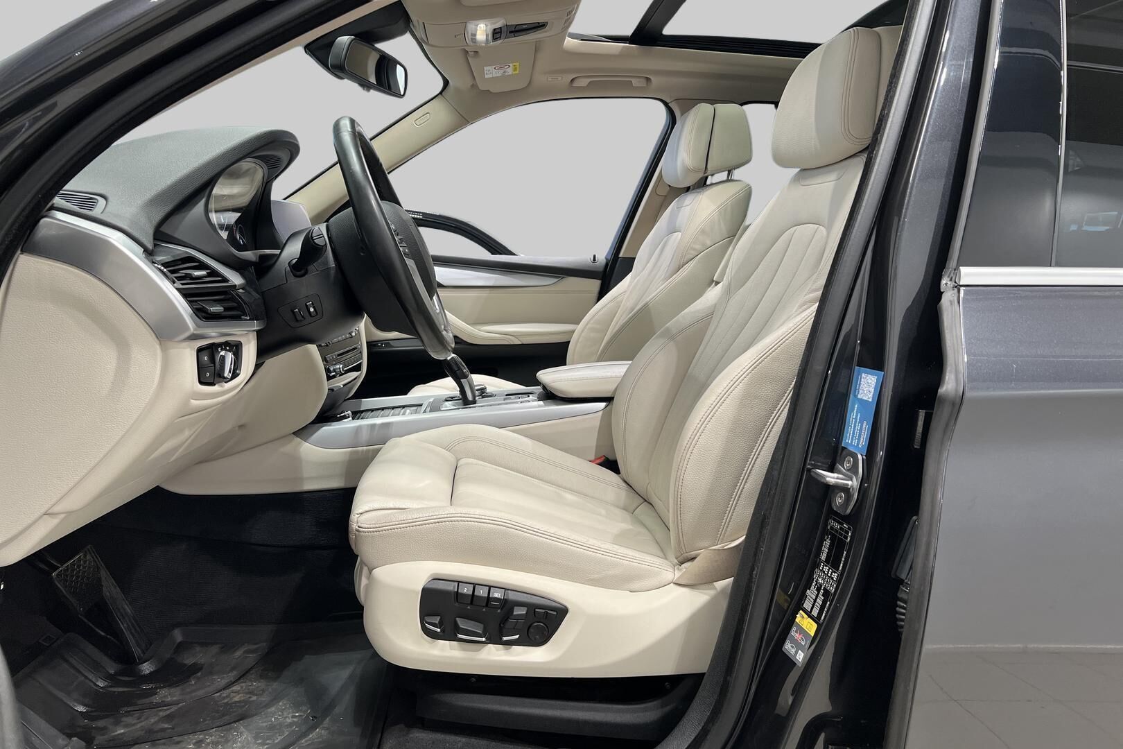 BMW X5 iso kuva 9