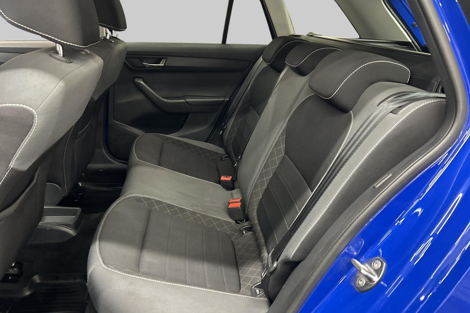 Skoda Fabia iso kuva 10
