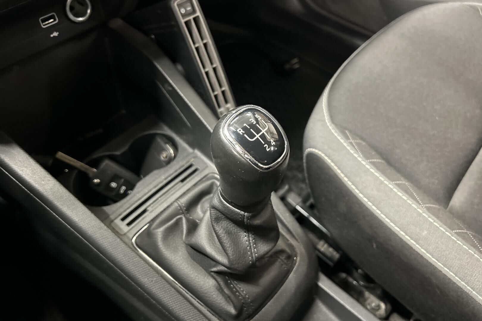 Skoda Fabia iso kuva 17