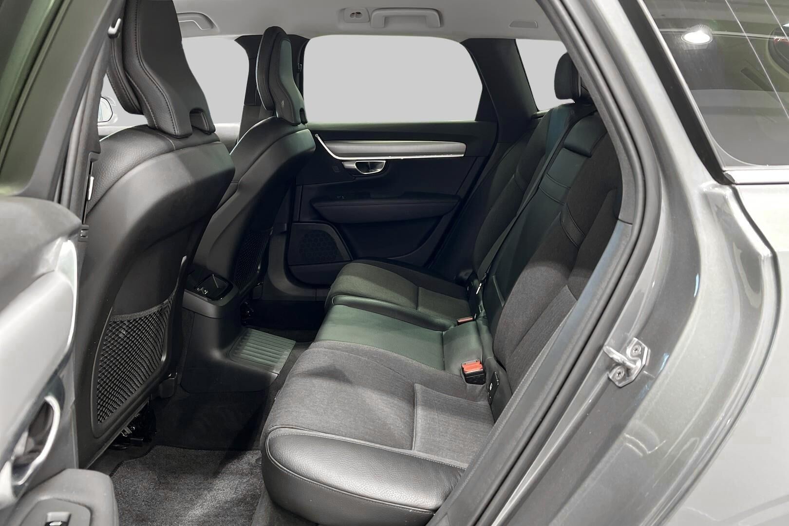 Volvo V90 iso kuva 9