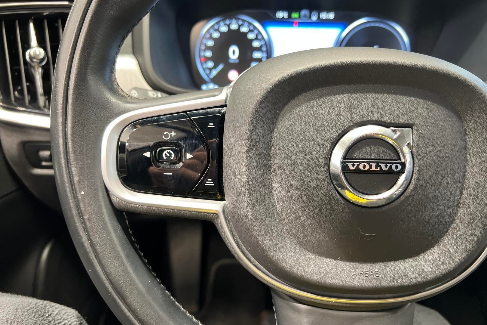 Volvo V90 iso kuva 22