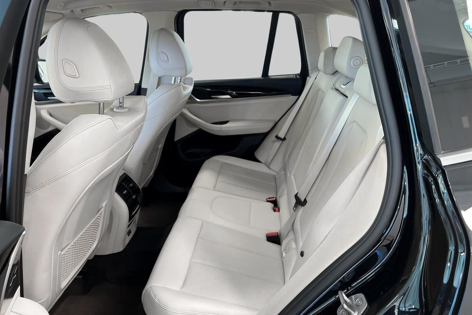 BMW X3 iso kuva 9