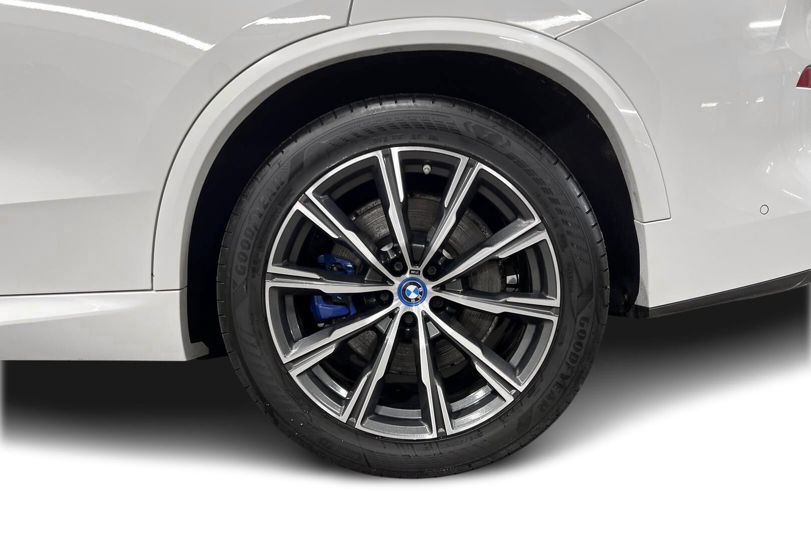 BMW X5 iso kuva 12