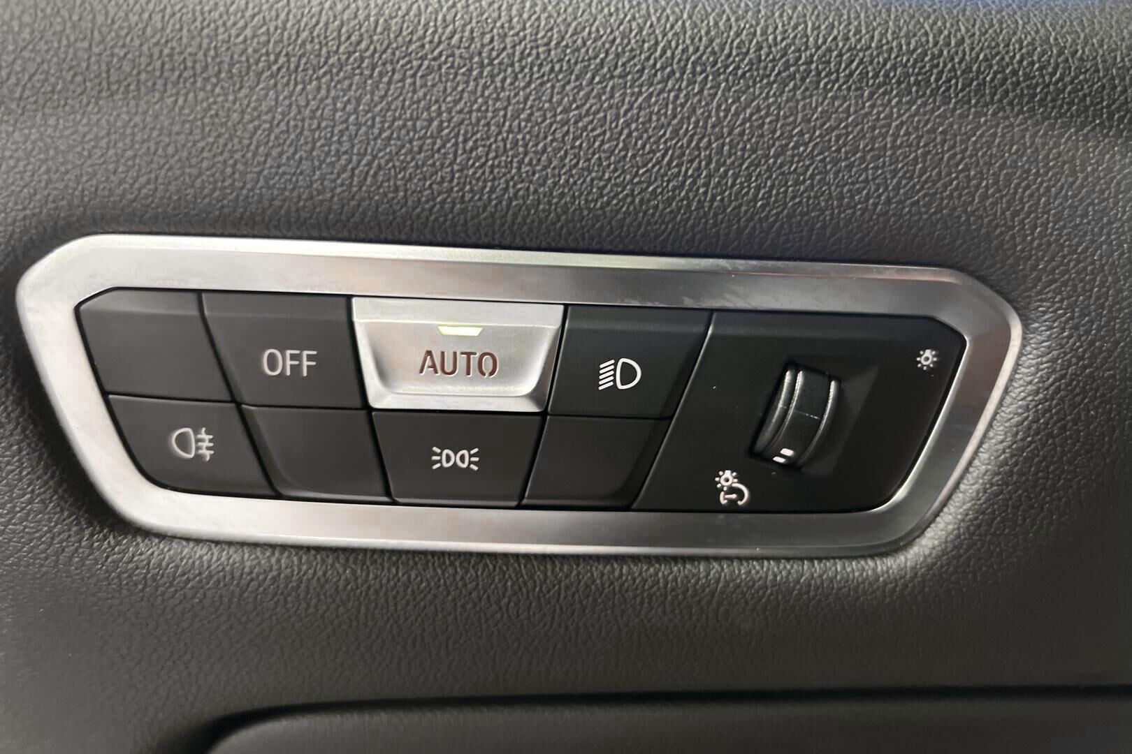 BMW X5 iso kuva 17