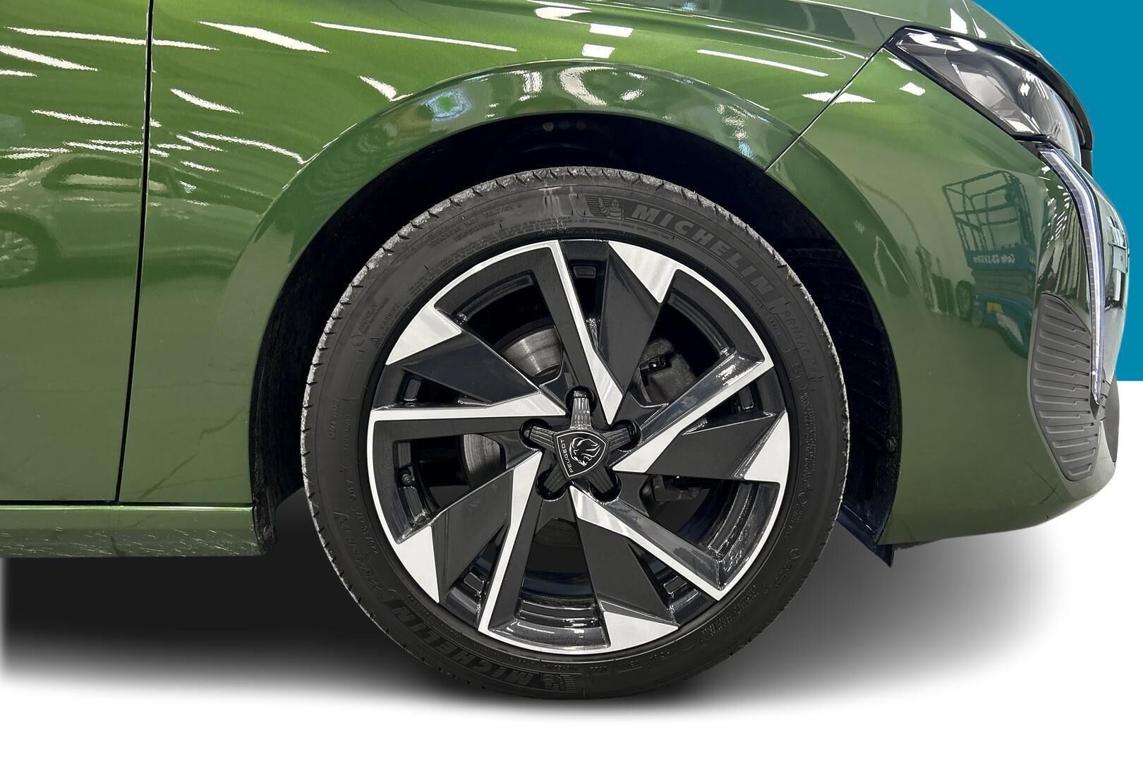 Peugeot 308 iso kuva 11