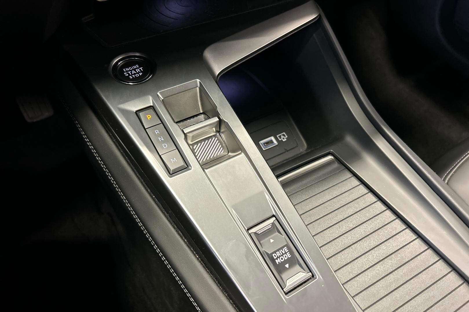 Peugeot 308 iso kuva 26