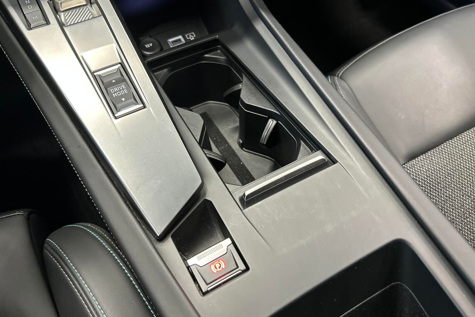 Peugeot 308 iso kuva 27