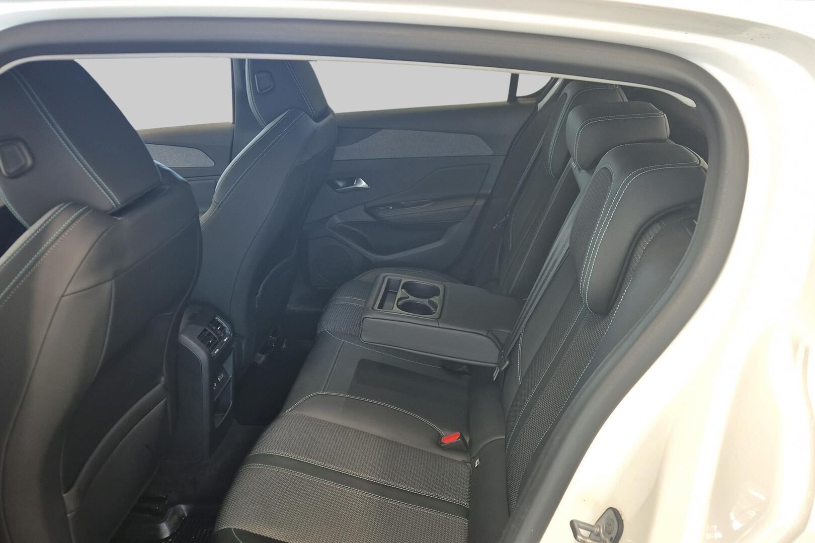 Peugeot 308 iso kuva 7
