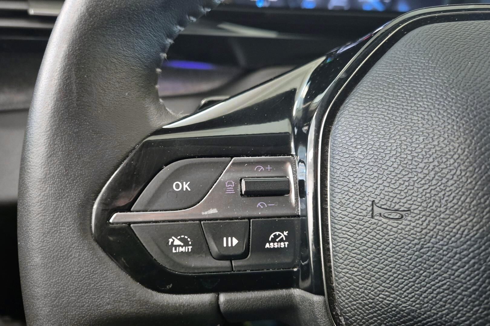 Peugeot 308 iso kuva 16