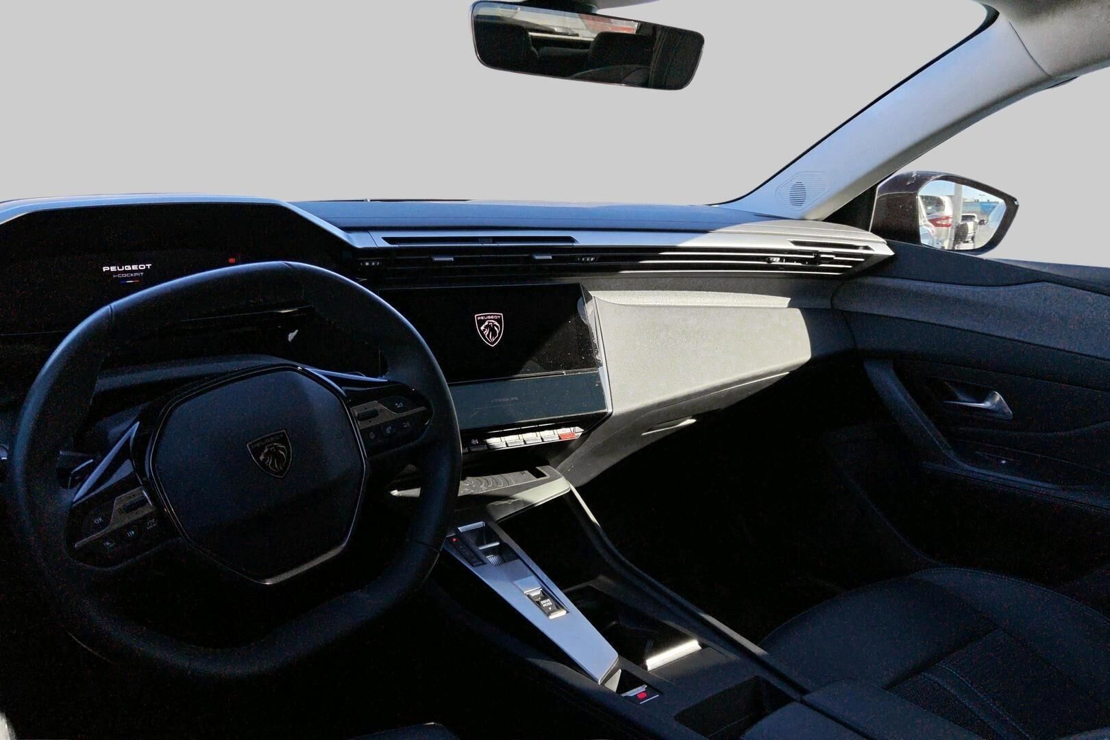 Peugeot 308 iso kuva 2