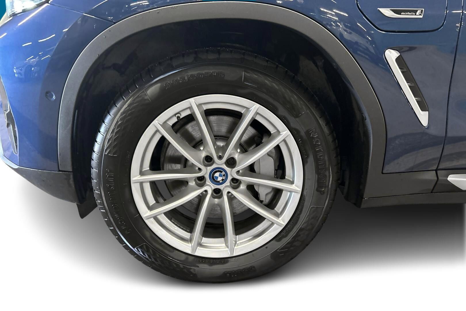 BMW X3 iso kuva 12