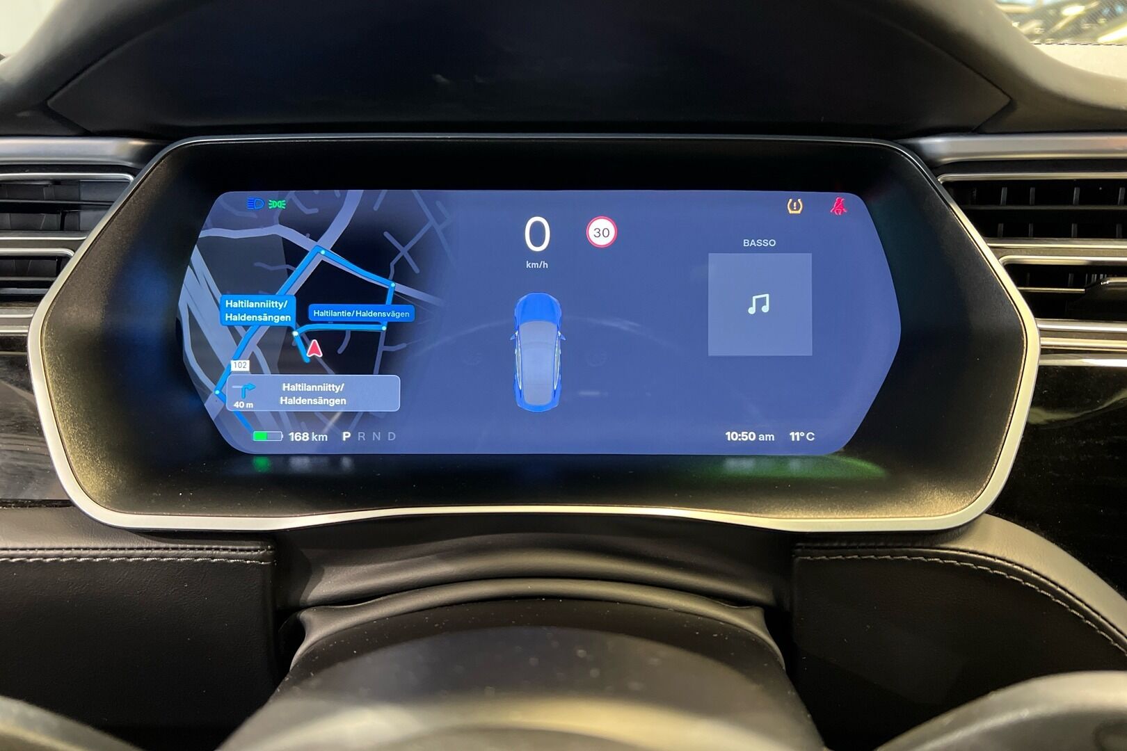 TESLA MODEL S iso kuva 11