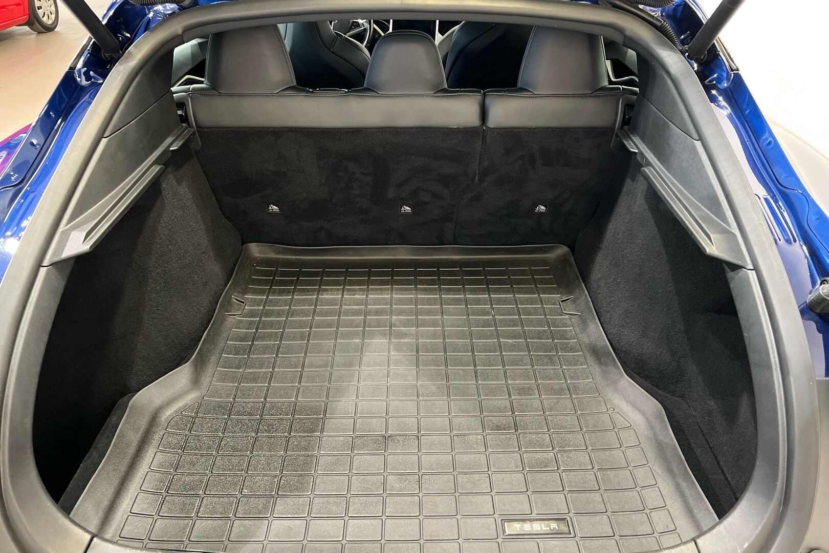 TESLA MODEL S iso kuva 15