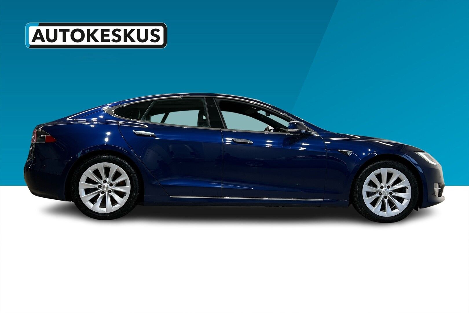 TESLA MODEL S iso kuva 6