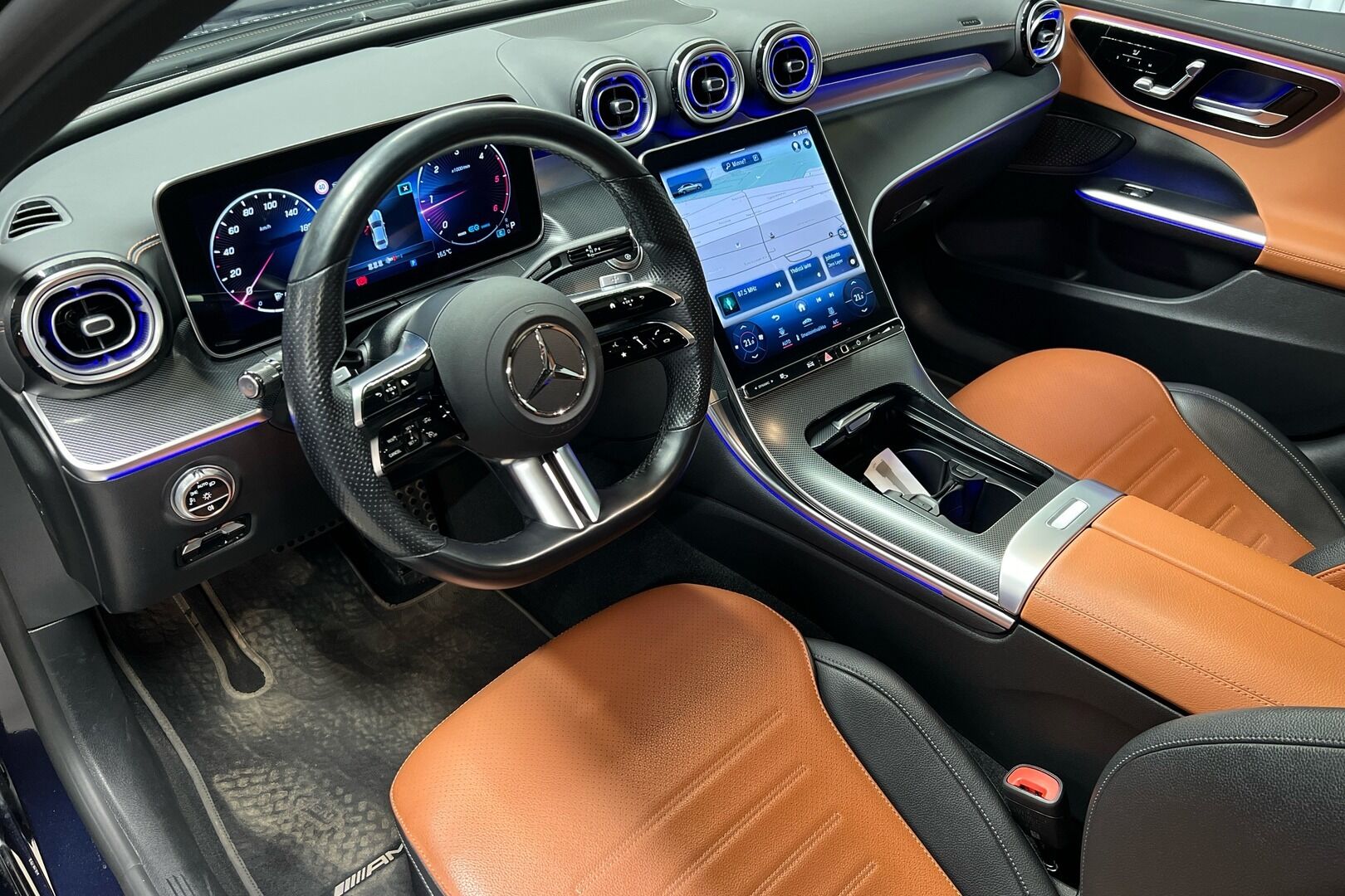 Mercedes-Benz C iso kuva 6