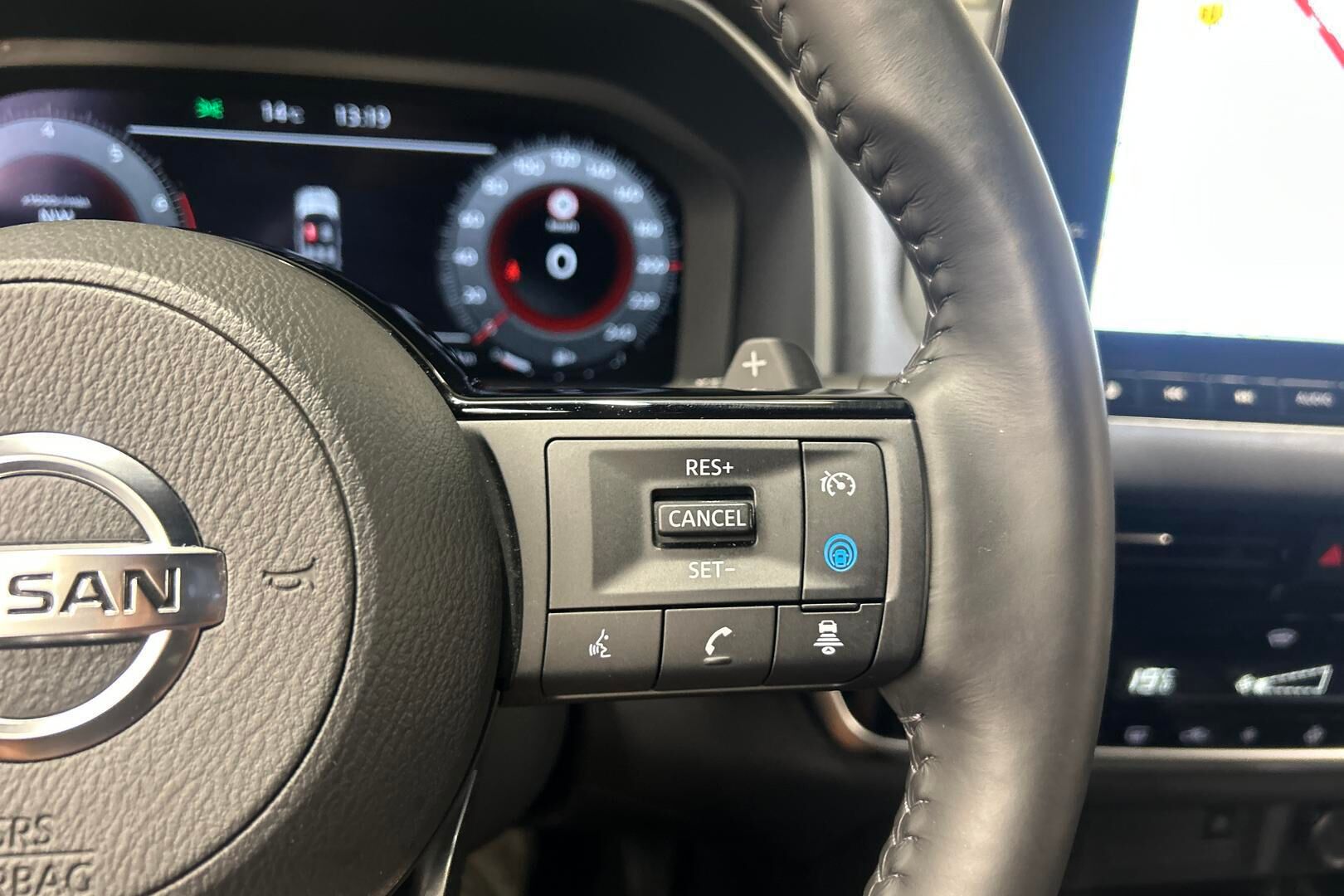 Nissan Qashqai iso kuva 13