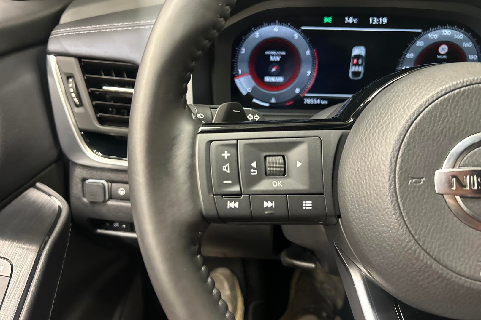 Nissan Qashqai iso kuva 14