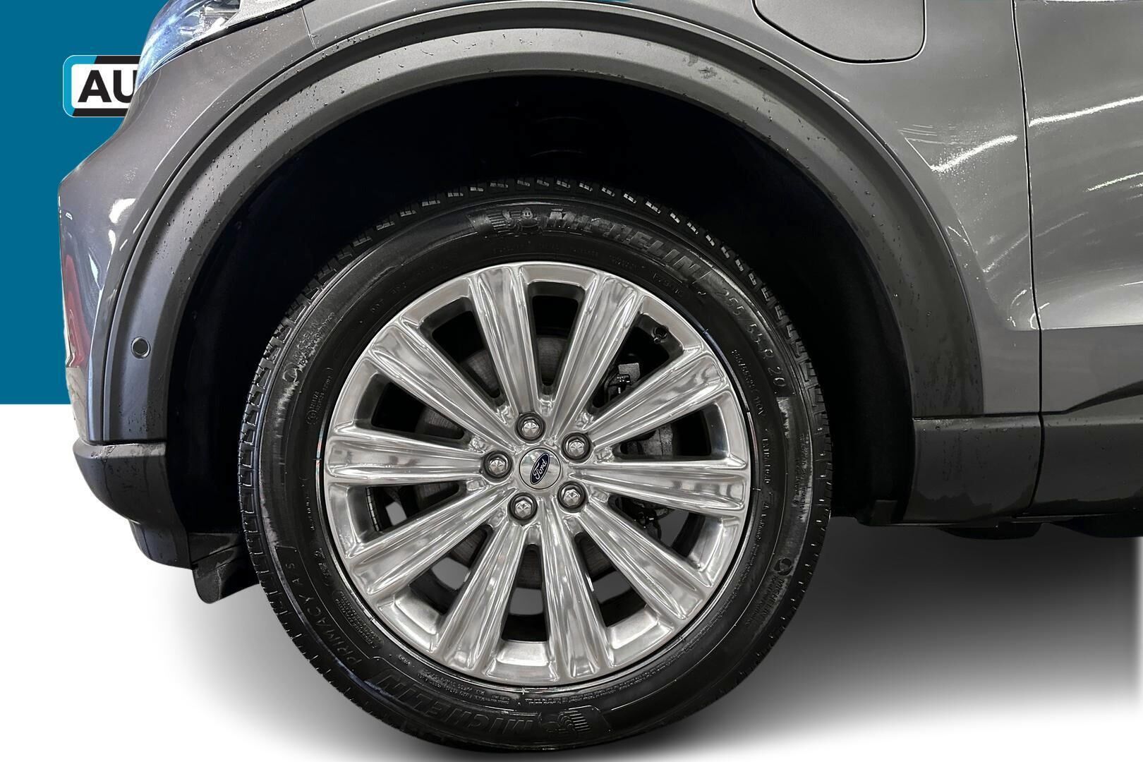 Ford Explorer iso kuva 10