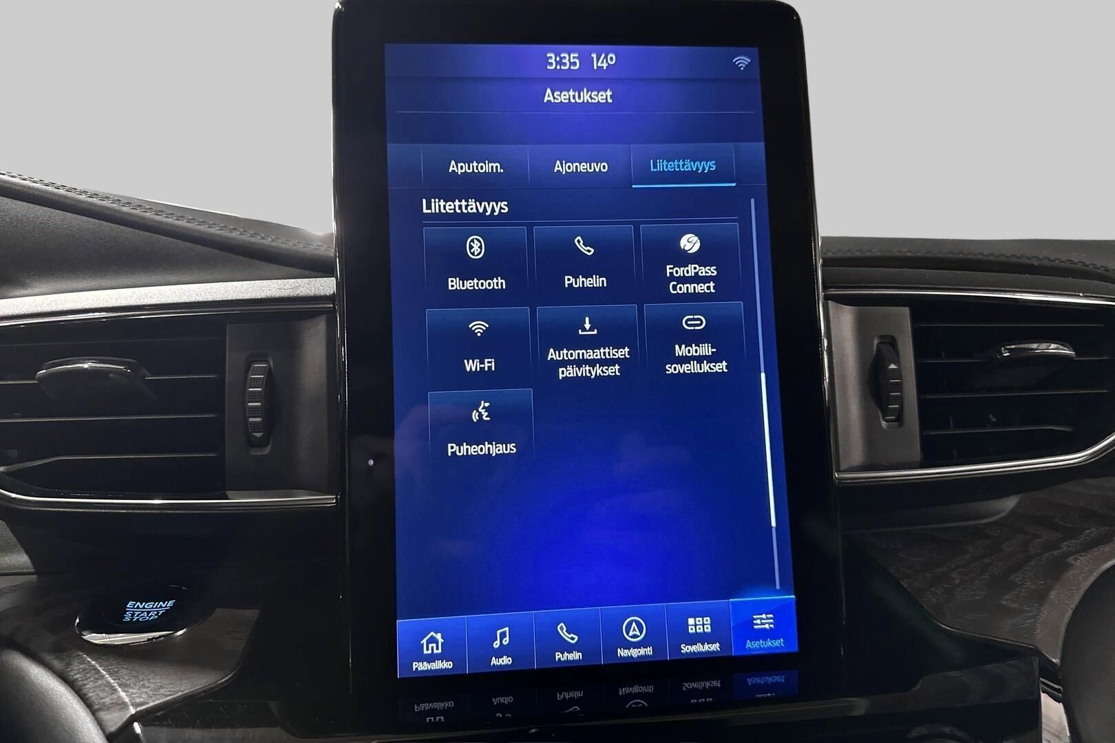 Ford Explorer iso kuva 30