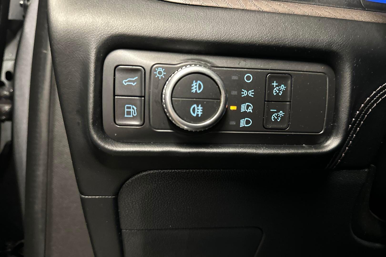 Ford Explorer iso kuva 20