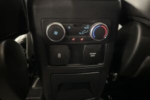 Ford Explorer esikatselu 21