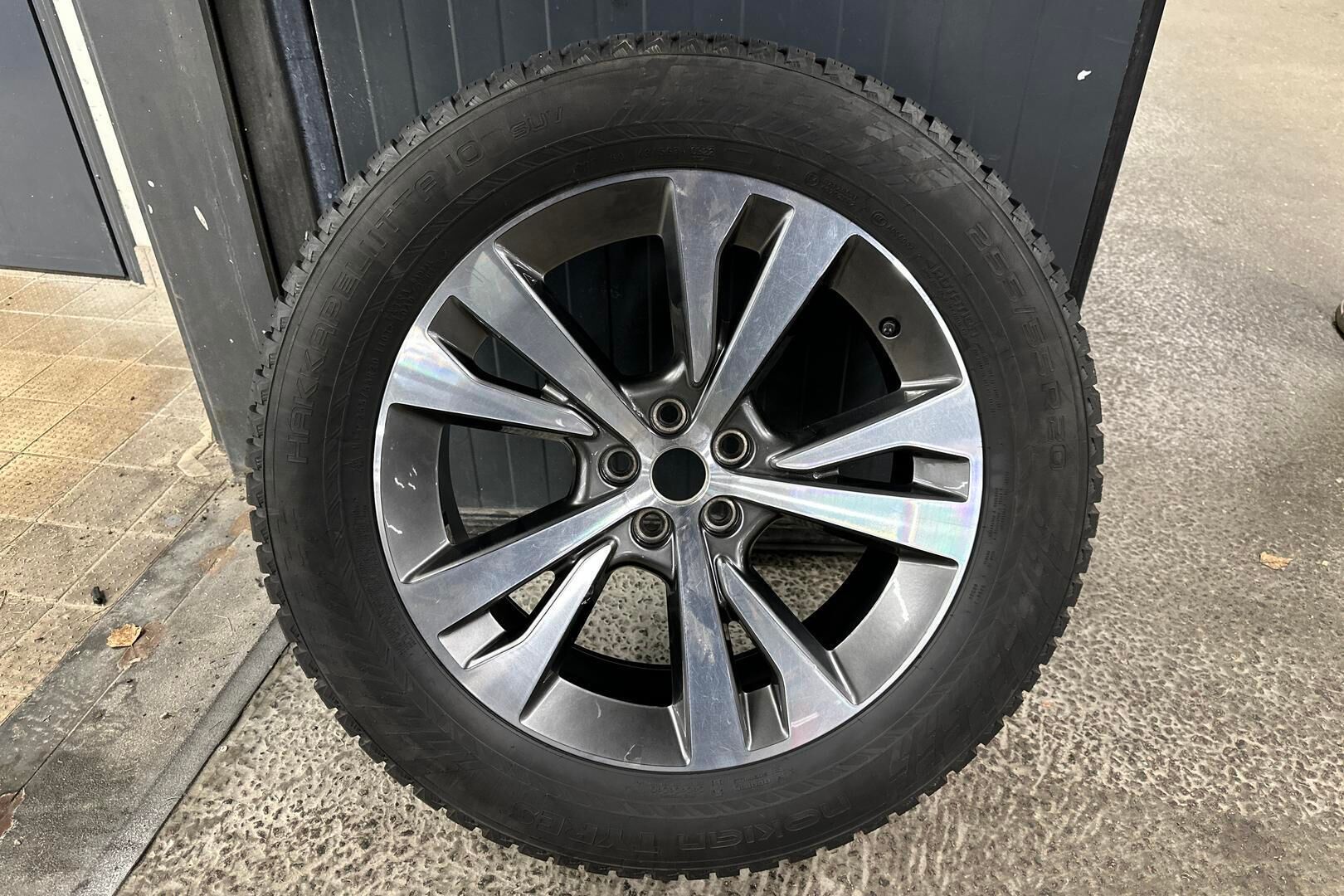 Ford Explorer iso kuva 23